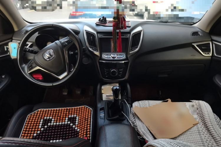 Used CHANGAN CS75 2014 2.0L Manual Luxury Version China IV Standard Center Console