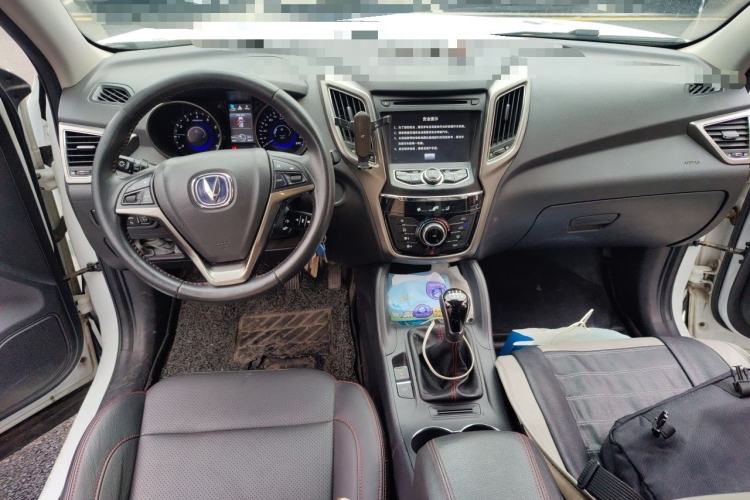 Used CHANGAN CS75 2014 2.0L Manual Luxury Version China IV Standard Center Console
