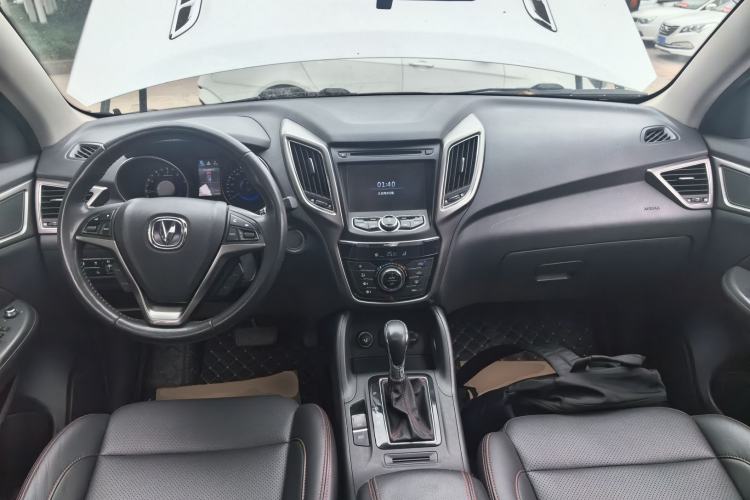 Used CHANGAN CS75 2014 1.8T Automatic Elite Model China IV Standard Center Console