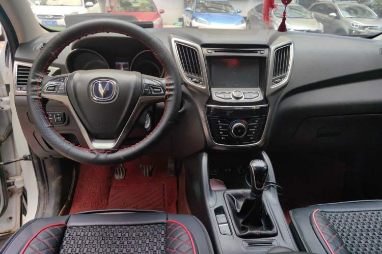 Used CHANGAN CS75 2014 2.0L Manual Luxury Version China V Standard Center Console