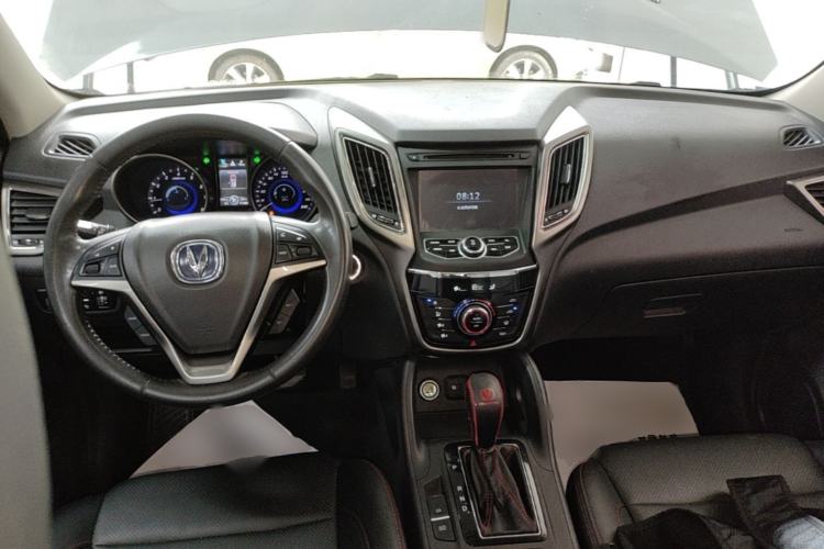 Used CHANGAN CS75 2014 1.8T Automatic Elite Model China IV Standard Center Console