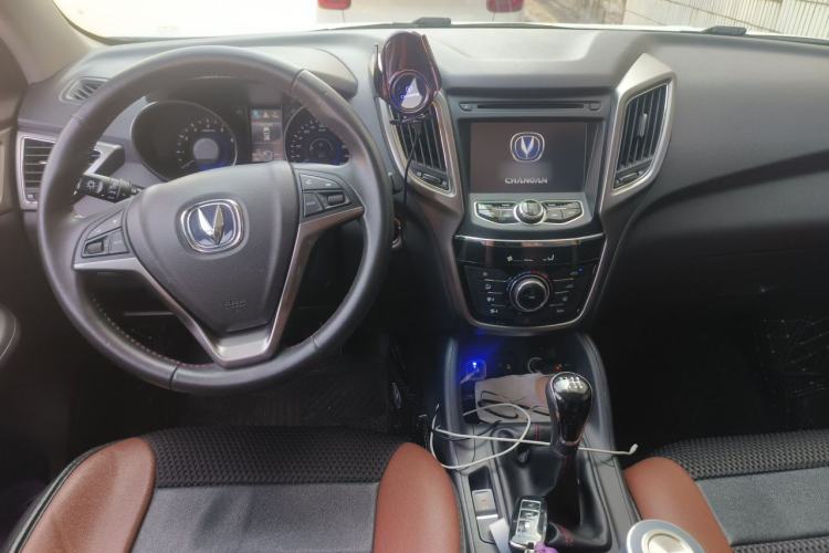 Used CHANGAN CS75 2014 2.0L Manual Leading Version China IV Standard Center Console
