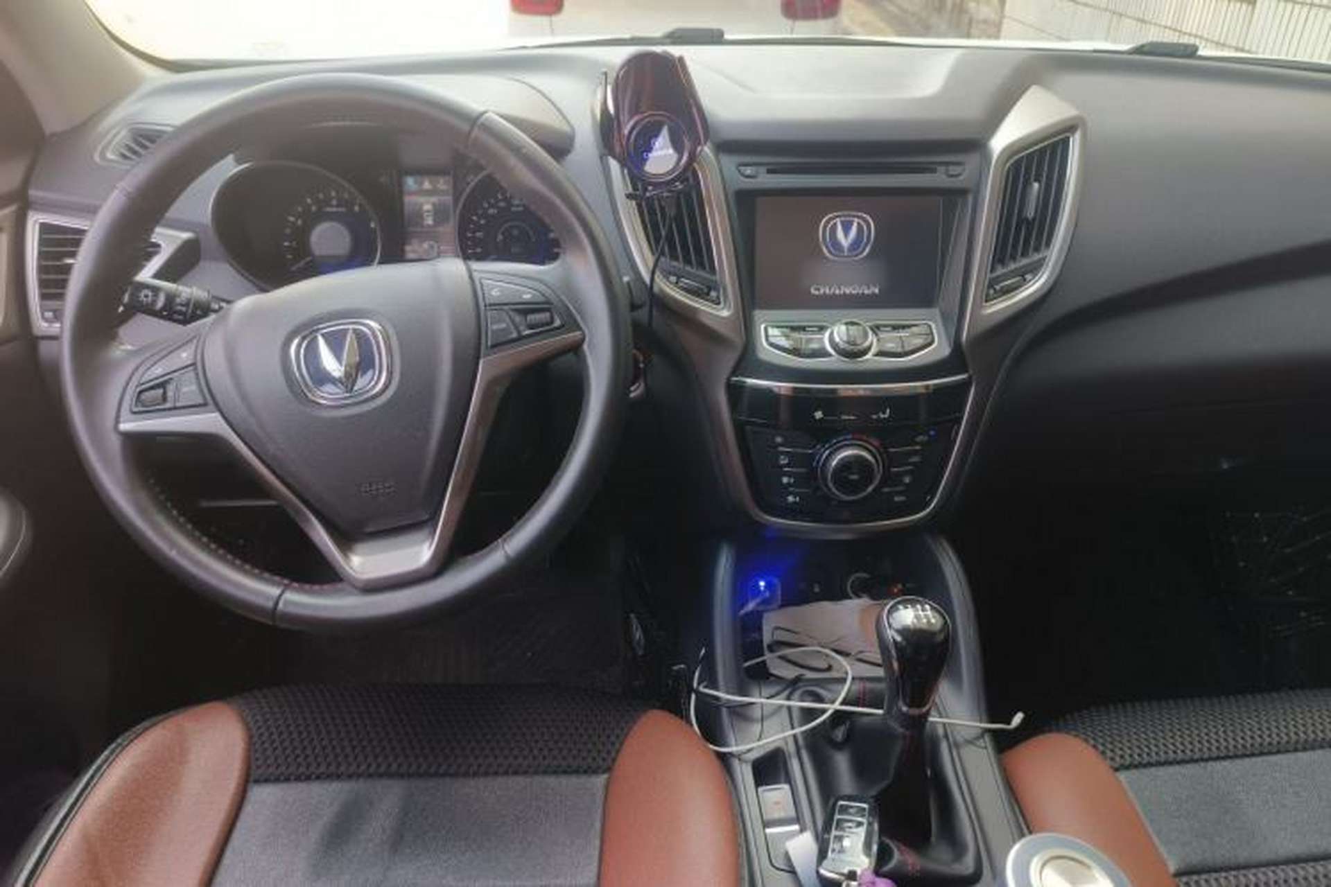 Used CHANGAN CS75 2014 2.0L Manual Leading Version China IV Standard Center Console