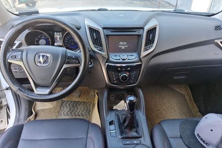 Used CHANGAN CS75 2014 2.0L Manual Leading Version China IV Standard Center Console