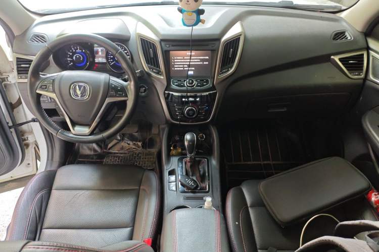 Used CHANGAN CS75 2014 1.8T Automatic Elite Model China IV Standard Center Console