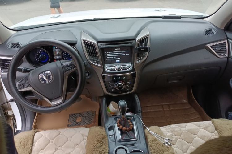 Used CHANGAN CS75 2014 1.8T Automatic Elite Model China IV Standard Center Console