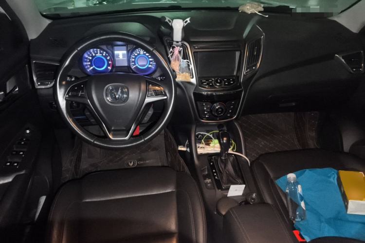 Used CHANGAN CS75 2014 1.8T Automatic Elite Model China IV Standard Center Console