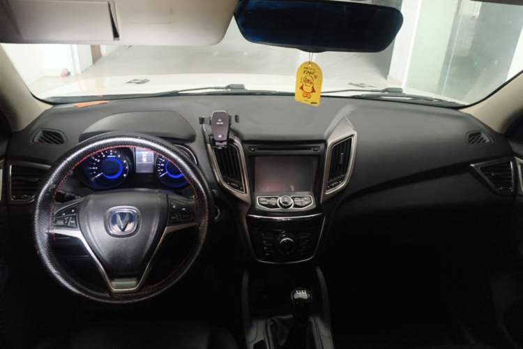 Used CHANGAN CS75 2014 2.0L Manual Leading Version China IV Standard Center Console