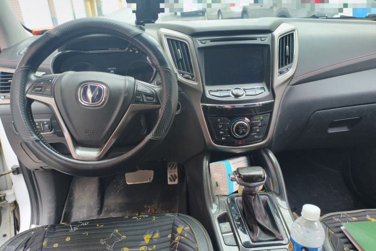Used CHANGAN CS75 2014 1.8T Automatic Elite Model China IV Standard Center Console