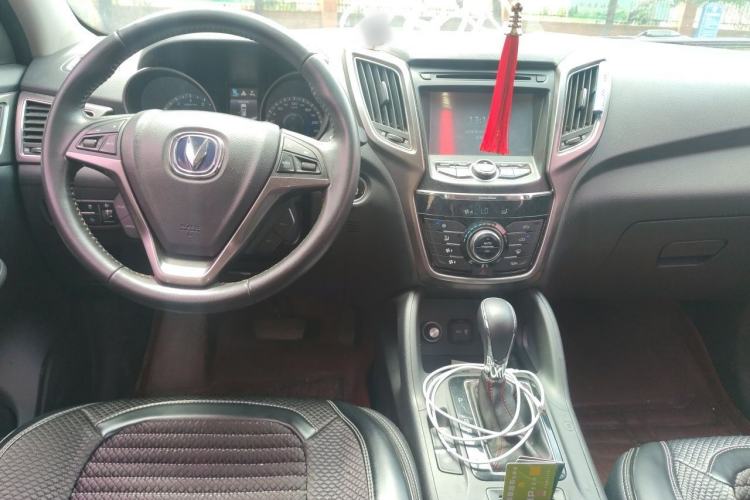 Used CHANGAN CS75 2014 1.8T Automatic Elite Version China V Standard Center Console