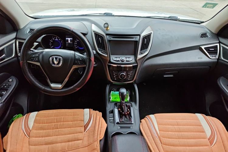 Used CHANGAN CS75 2014 1.8T Automatic Elite Model China IV Standard Center Console