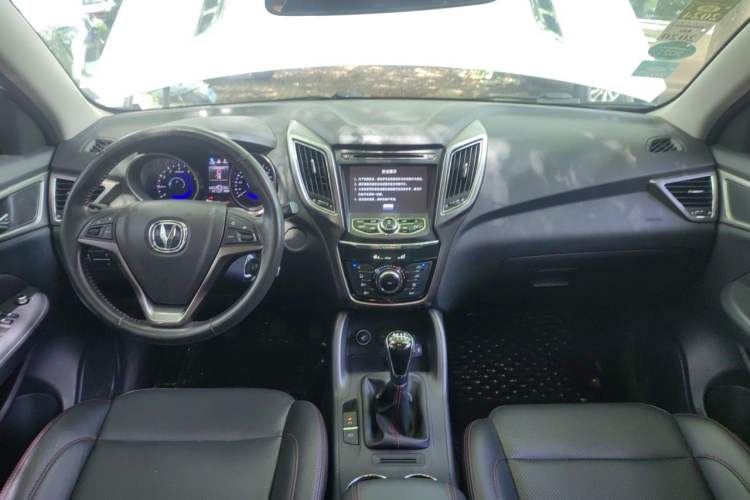 Used CHANGAN CS75 2014 2.0L Manual Luxury Version China V Standard Center Console