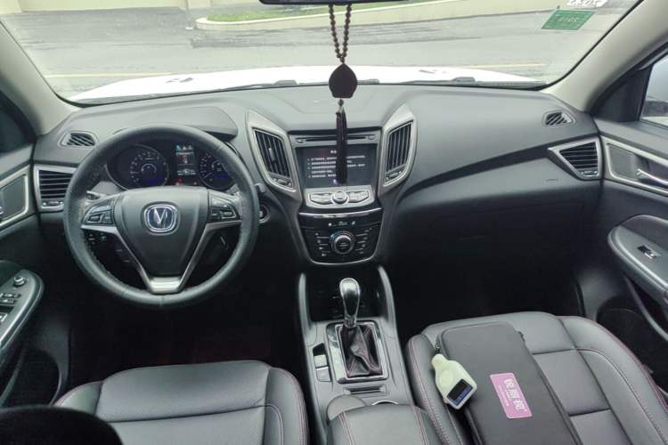 Used CHANGAN CS75 2014 1.8T Automatic Elite Model China IV Standard Center Console