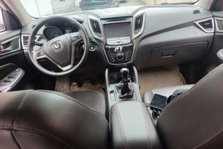 Used CHANGAN CS75 2014 2.0L Manual Leading Version China IV Standard Center Console