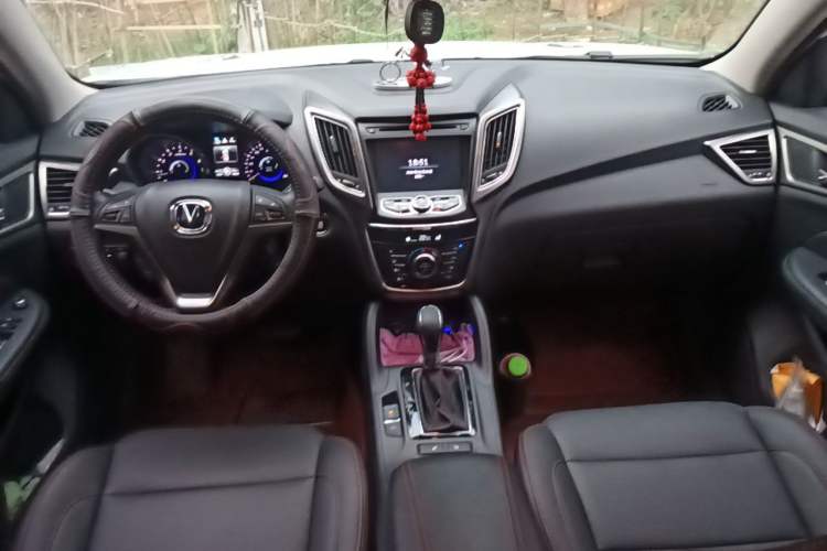 Used CHANGAN CS75 2014 1.8T Automatic Prestige Model China IV Standard Center Console