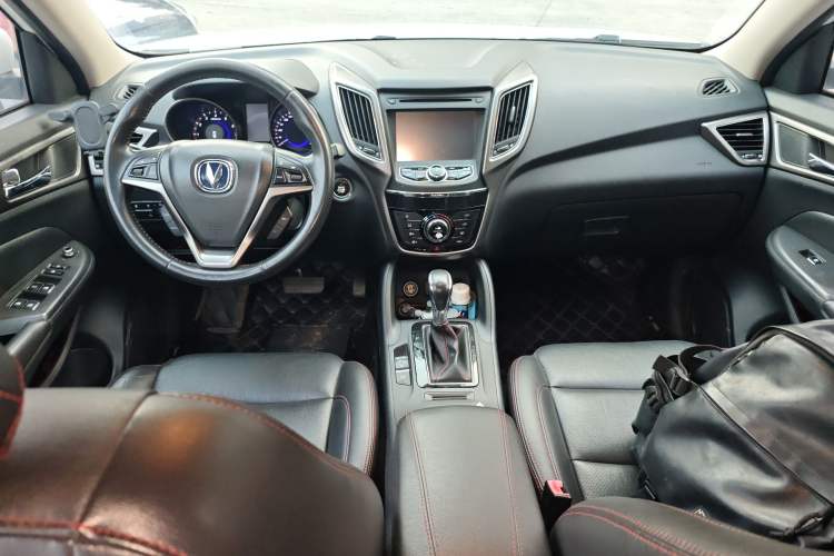Used CHANGAN CS75 2014 1.8T Automatic Elite Version China V Standard Center Console