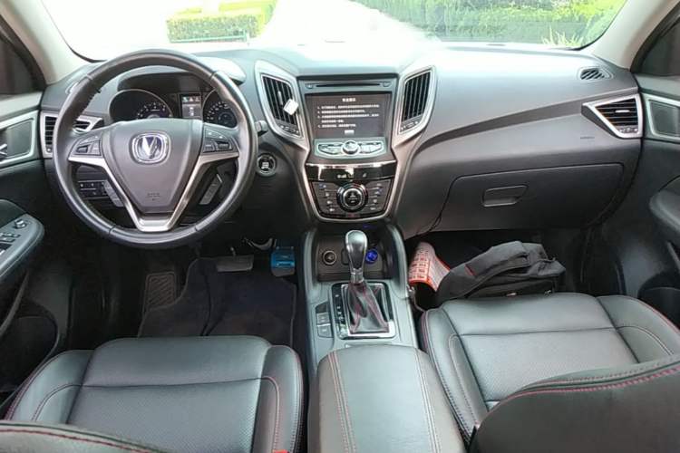 Used CHANGAN CS75 2014 1.8T Automatic Elite Model China IV Standard Center Console