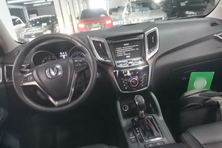 Used CHANGAN CS75 2014 1.8T Automatic Prestige Model China IV Standard Center Console