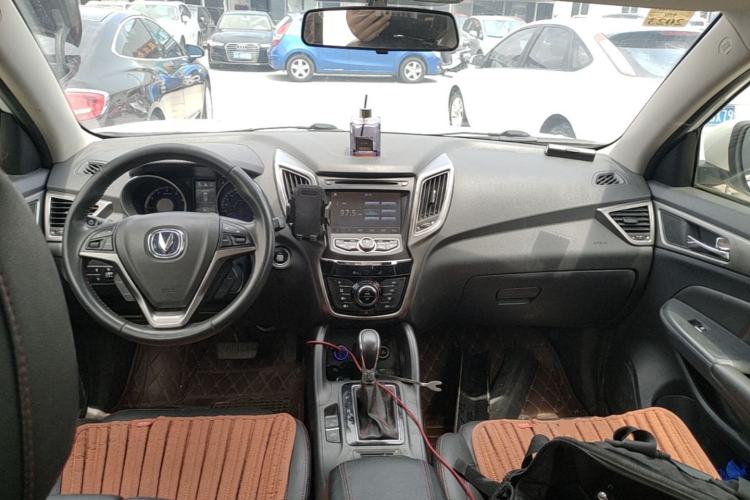 Used CHANGAN CS75 2014 1.8T Automatic Elite Version China V Standard Center Console