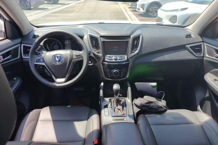 Used CHANGAN CS75 2014 1.8T Automatic Elite Model China IV Standard Center Console
