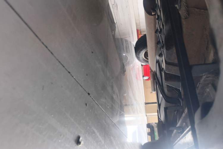 Used CHANGAN CS75 2014 2.0L Manual Leading Version China IV Standard Chassis Front Left