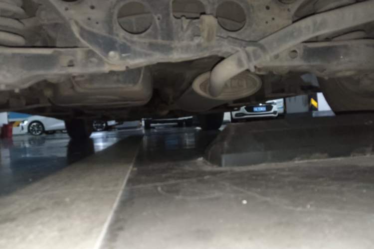 Used CHANGAN CS75 2014 2.0L Manual Luxury Version China IV Standard Chassis Rear