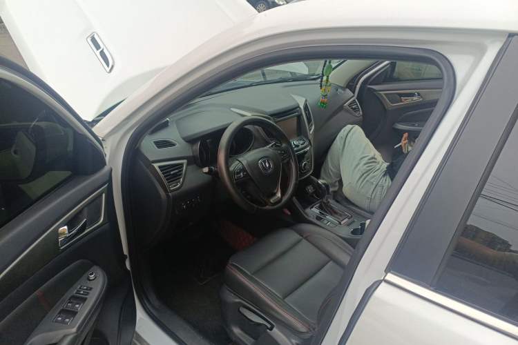 Used CHANGAN CS75 2014 1.8T Automatic Elite Model China IV Standard Driver Seat