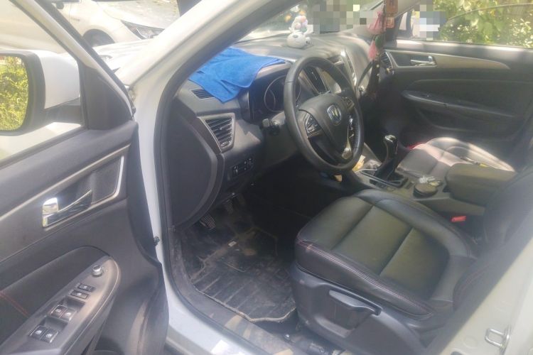 Used CHANGAN CS75 2014 2.0L Manual Luxury Version China IV Standard Driver Seat