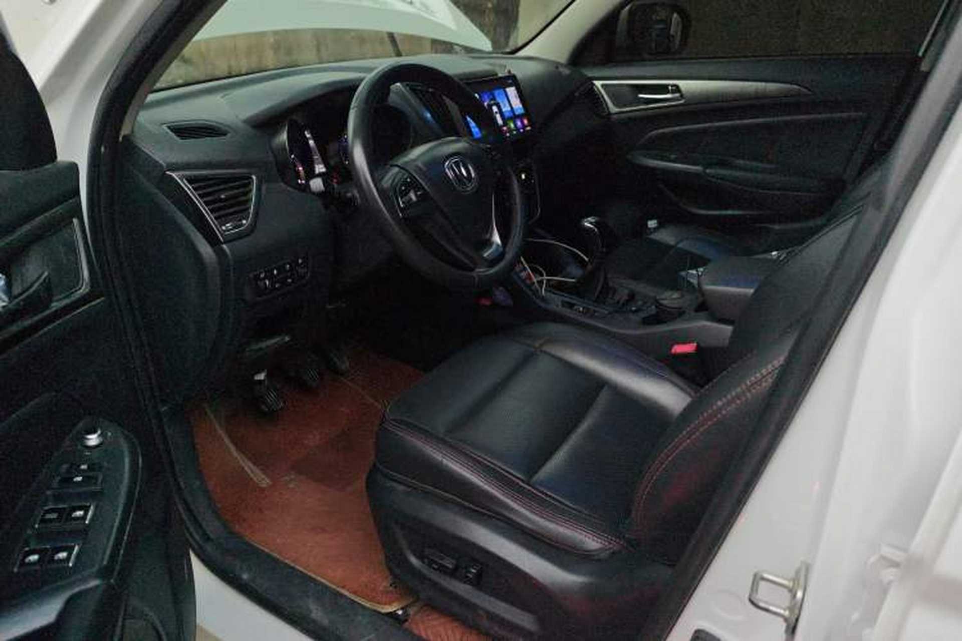 Used CHANGAN CS75 2014 2.0L Manual Leading Version China IV Standard Driver Seat