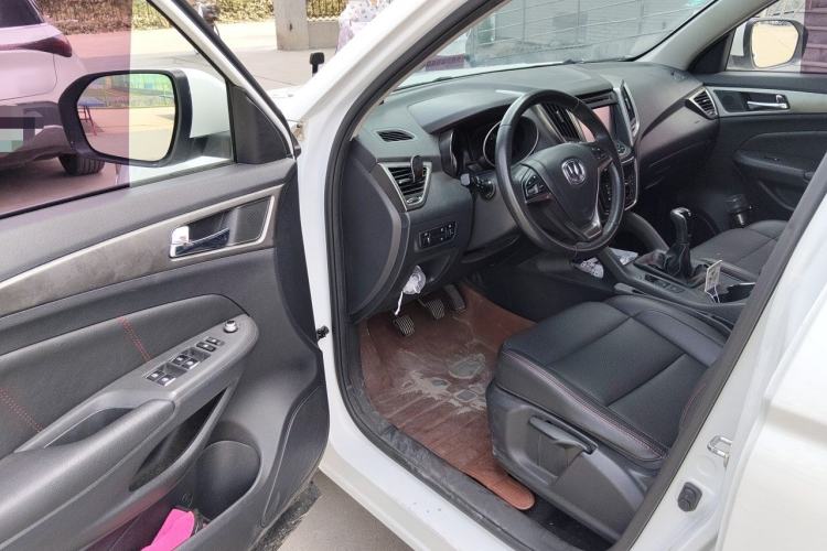 Used CHANGAN CS75 2014 2.0L Manual Luxury Version China IV Standard Driver Seat