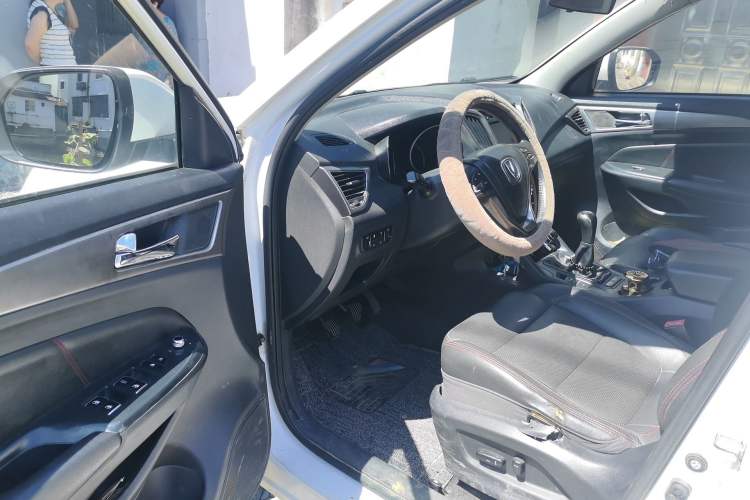 Used CHANGAN CS75 2014 2.0L Manual Leading Version China IV Standard Driver Seat