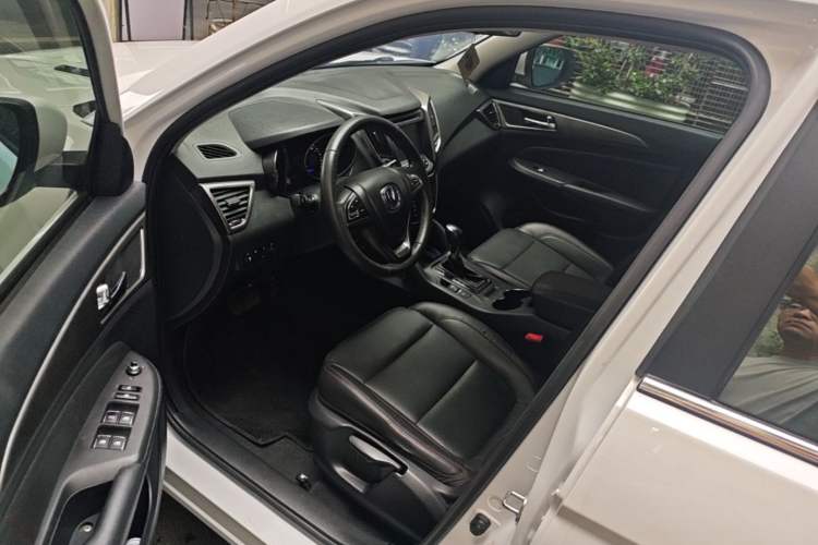 Used CHANGAN CS75 2014 1.8T Automatic Elite Model China IV Standard Driver Seat