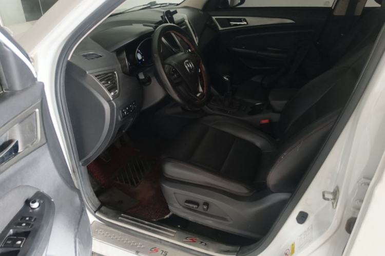 Used CHANGAN CS75 2014 2.0L Manual Leading Version China IV Standard Driver Seat