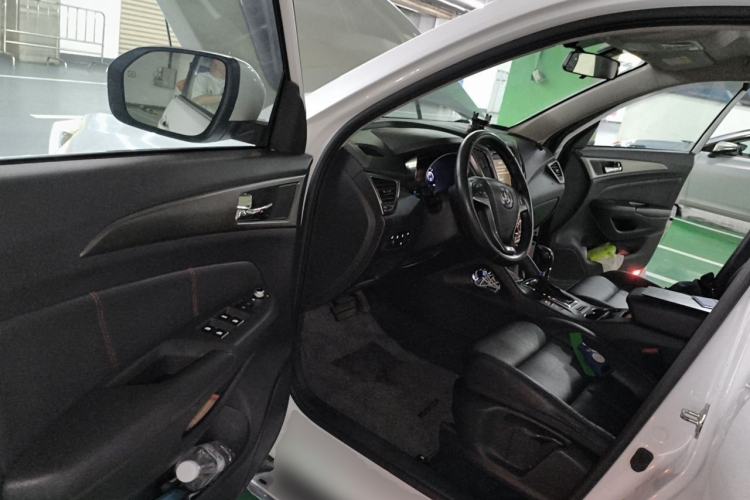 Used CHANGAN CS75 2014 1.8T Automatic Elite Model China IV Standard Driver Seat