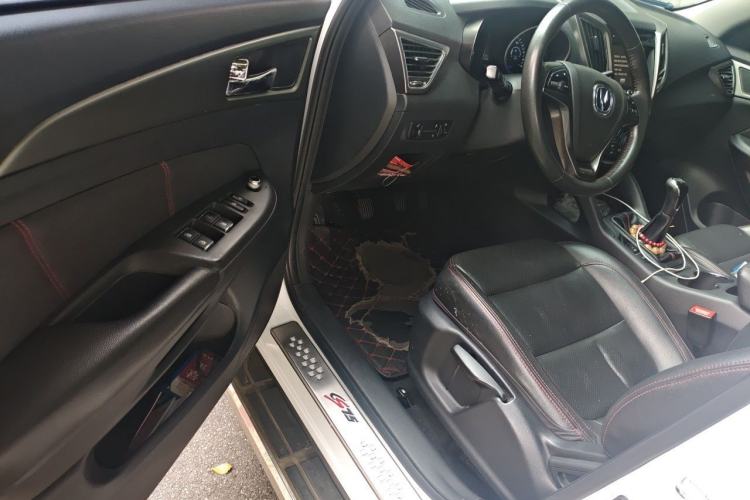 Used CHANGAN CS75 2014 2.0L Manual Luxury Version China IV Standard Driver Seat