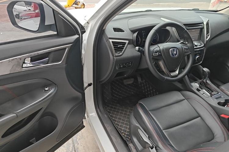 Used CHANGAN CS75 2014 1.8T Automatic Elite Model China IV Standard Driver Seat