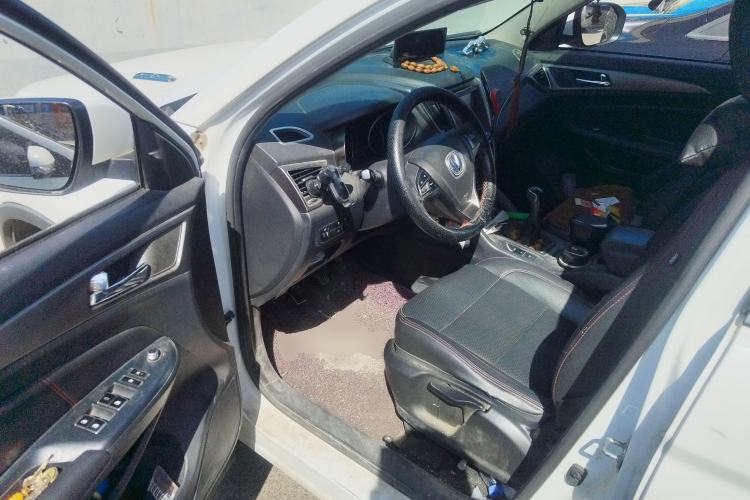 Used CHANGAN CS75 2014 2.0L Manual Luxury Version China IV Standard Driver Seat