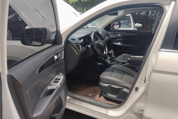 Used CHANGAN CS75 2014 1.8T Automatic Elite Model China IV Standard Driver Seat