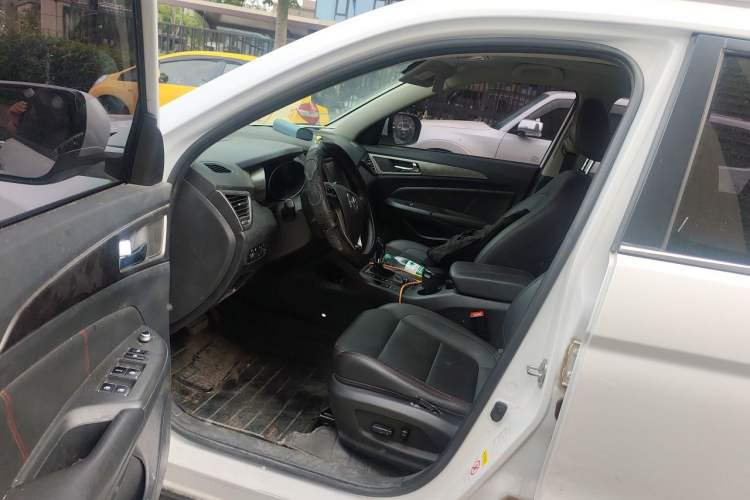 Used CHANGAN CS75 2014 1.8T Automatic Prestige Model China IV Standard Driver Seat