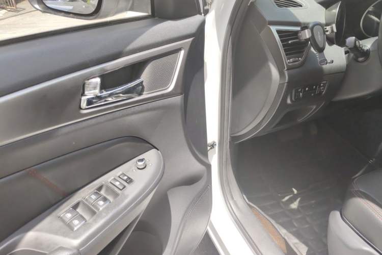 Used CHANGAN CS75 2014 1.8T Automatic Elite Model China IV Standard Driver Seat