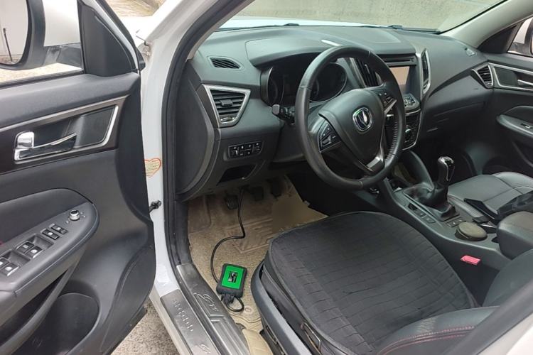 Used CHANGAN CS75 2014 2.0L Manual Leading Version China IV Standard Driver Seat