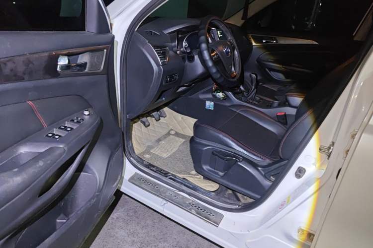 Used CHANGAN CS75 2014 2.0L Manual Luxury Version China V Standard Driver Seat