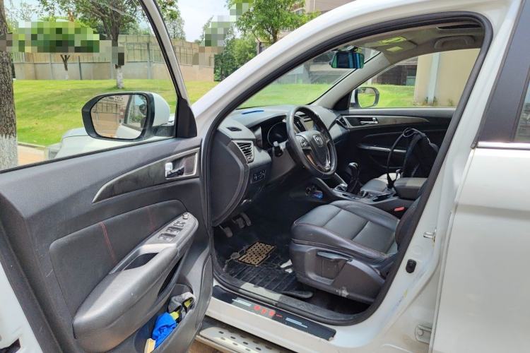Used CHANGAN CS75 2014 2.0L Manual Luxury Version China IV Standard Driver Seat