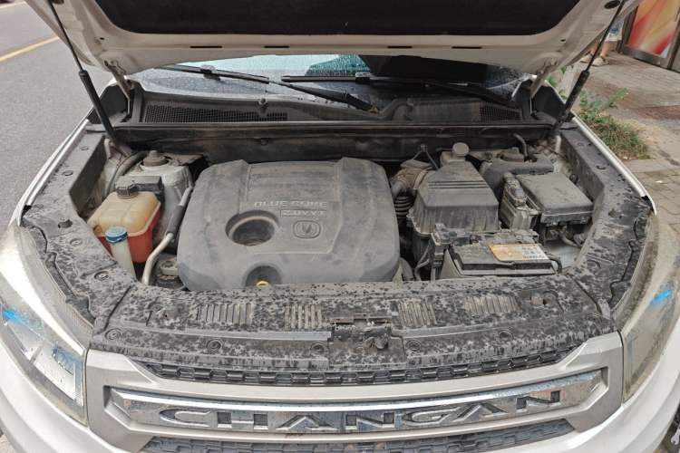 Used CHANGAN CS75 2014 2.0L Manual Leading Version China IV Standard Engine Bay
