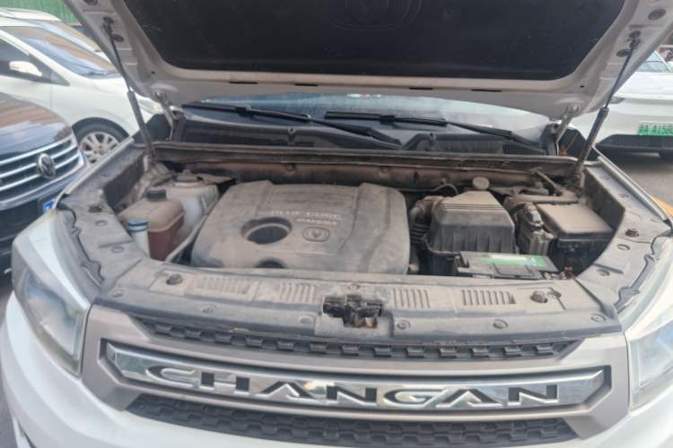 Used CHANGAN CS75 2014 2.0L Manual Luxury Version China IV Standard Engine Bay