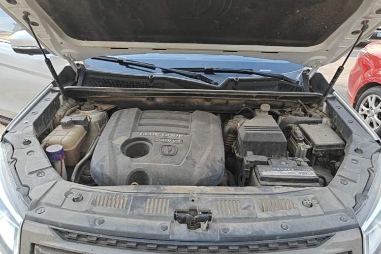 Used CHANGAN CS75 2014 2.0L Manual Leading Version China IV Standard Engine Bay