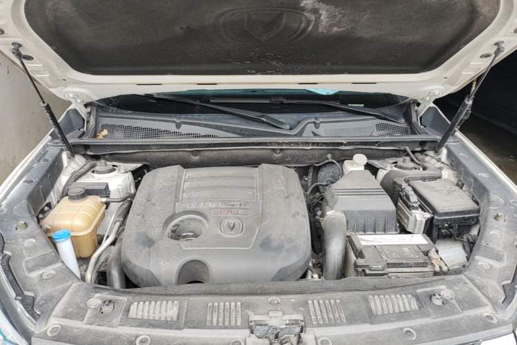 Used CHANGAN CS75 2014 1.8T Automatic Prestige Model China IV Standard Engine Bay