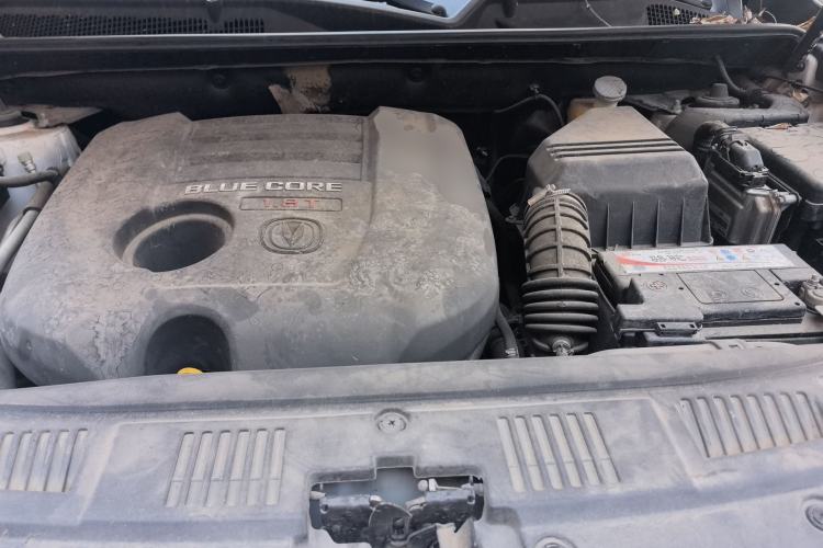 Used CHANGAN CS75 2014 1.8T Automatic Elite Model China IV Standard Engine Bay