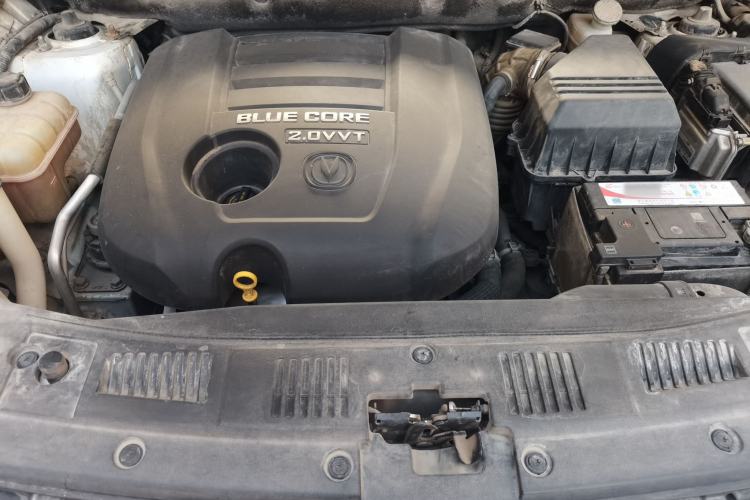 Used CHANGAN CS75 2014 2.0L Manual Luxury Version China IV Standard Engine Bay