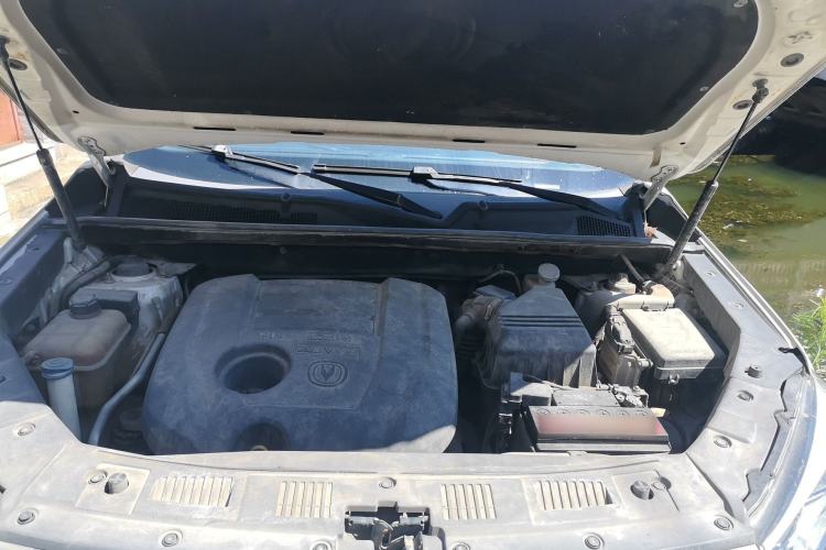 Used CHANGAN CS75 2014 2.0L Manual Leading Version China IV Standard Engine Bay